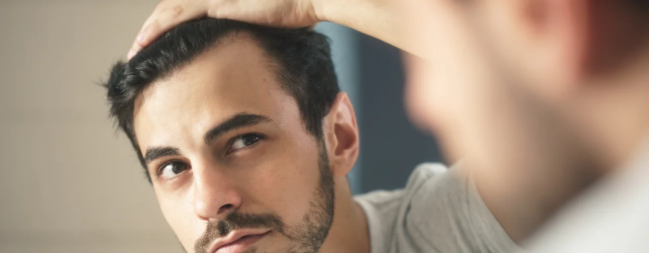 Entendendo as Causas da Queda Capilar e Como Combatê-las
